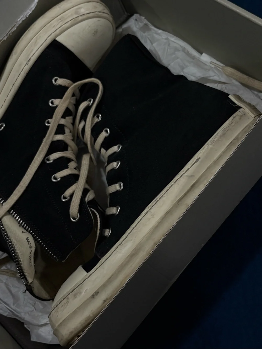 Rick Owens Box in Beige and Dark Blue